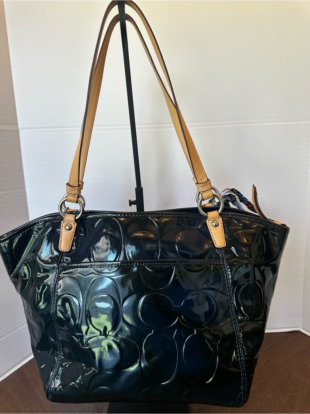 COACH Leah Rich Navy Patent Leather Tote w/ Hang Tag - Picture 5 of 16